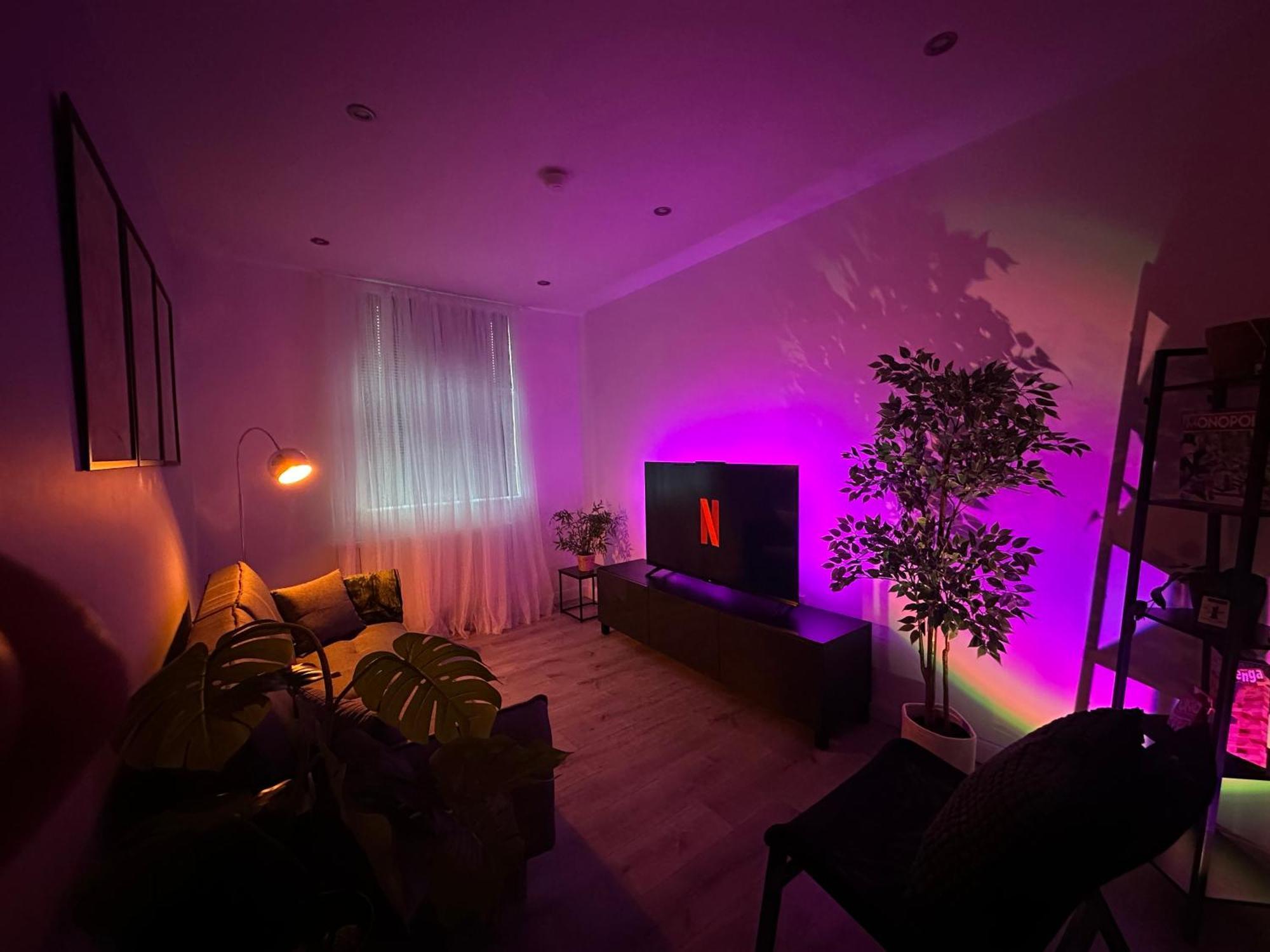 Retro Suite A Luxury Apartment With King Size Bed Wii Games And Entertainment Leicester Exterior foto